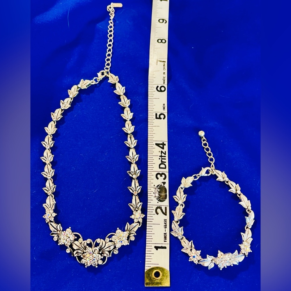Necklace and/or bracelet